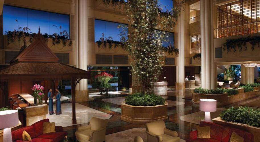 Shangri La Hotel