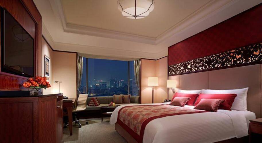 Shangri La Hotel