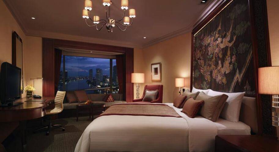 Shangri La Hotel