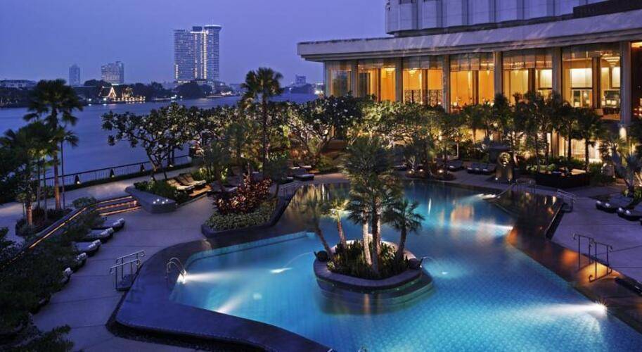 Shangri La Hotel