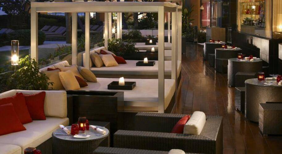 Shangri La Hotel