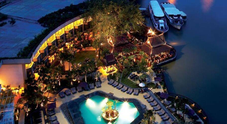 Shangri La Hotel