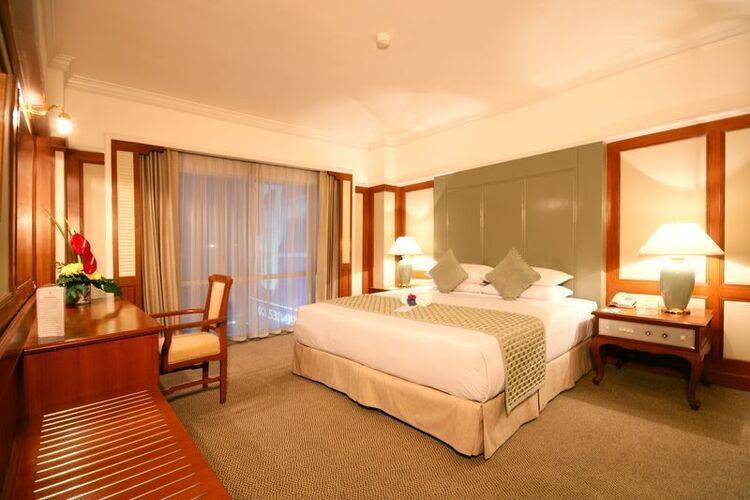 Bangkok Palace Hotel