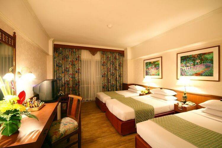 Bangkok Palace Hotel