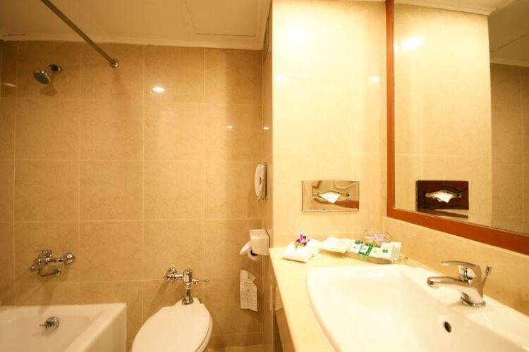 Bangkok Palace Hotel