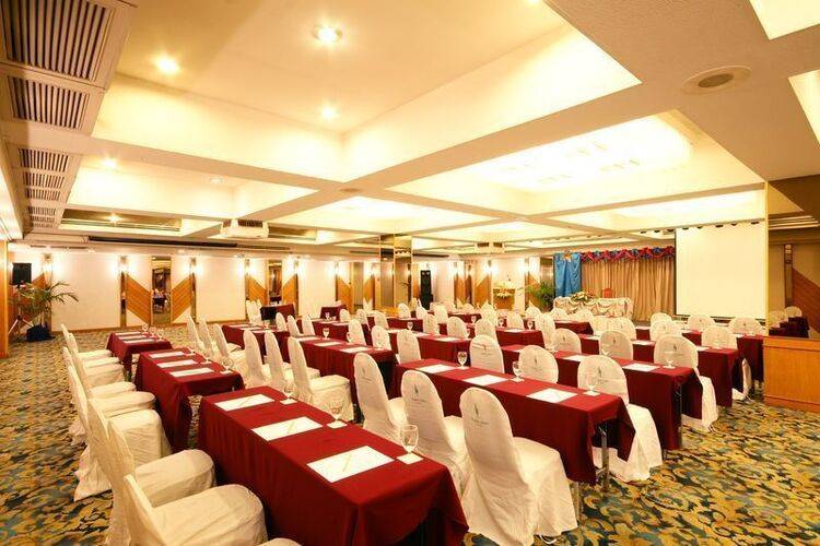 Bangkok Palace Hotel