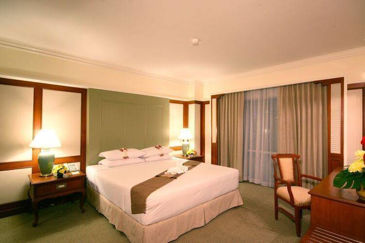 Bangkok Palace Hotel