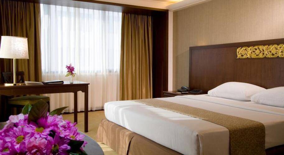 The Twin Towers Hotel