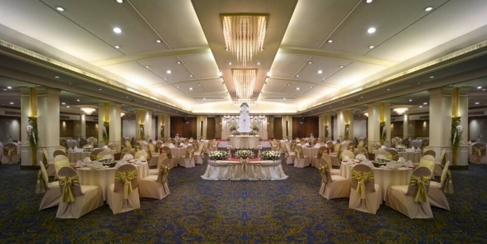 The Twin Towers Hotel