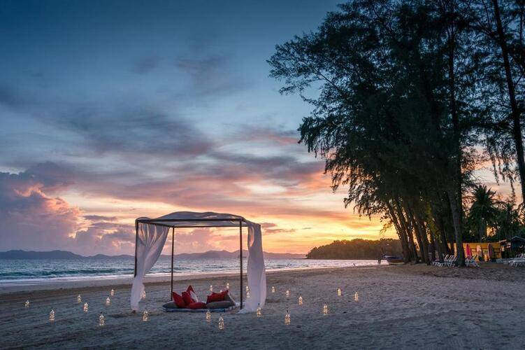 Dusit Thani Krabi Beach Resort (Ex. Sheraton Krabi Beach Resort)