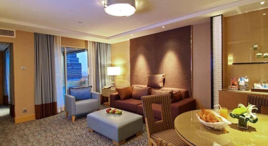 Holiday Inn Silom Hotel