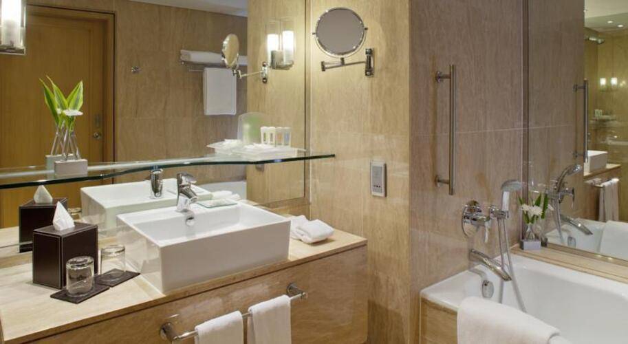 Holiday Inn Silom Hotel