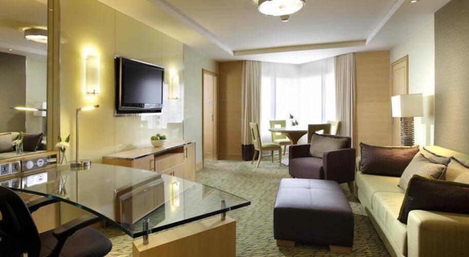Holiday Inn Silom Hotel