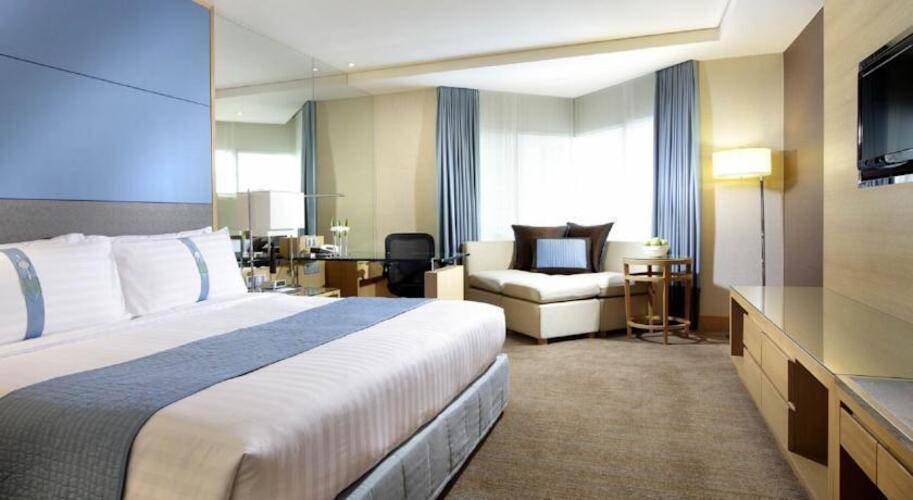 Holiday Inn Silom Hotel