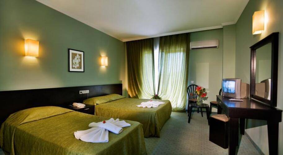 Larissa Hotel