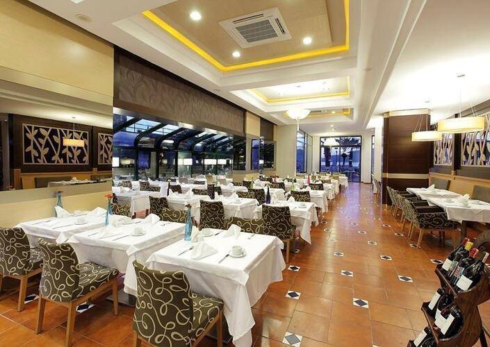 Cettia Beach Resort (Adults Only 16+)