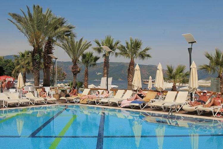 Cettia Beach Resort (Adults Only 16+)