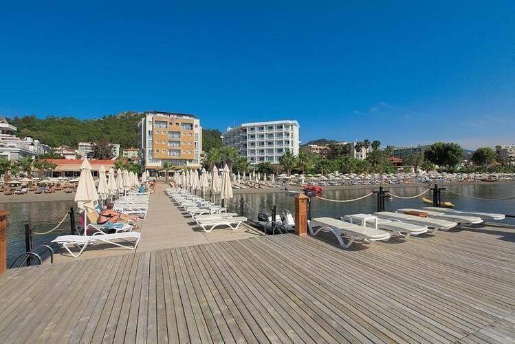 Cettia Beach Resort (Adults Only 16+)