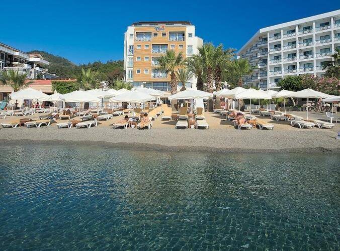 Cettia Beach Resort (Adults Only 16+)