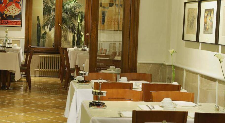 Astoria Hotel — фото 8