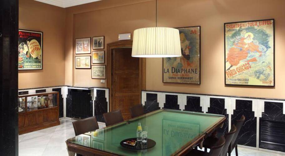 Astoria Hotel — фото 12