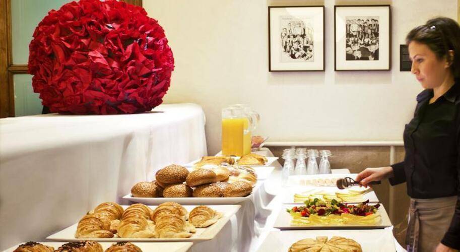 Astoria Hotel — фото 19