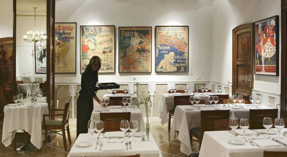 Astoria Hotel — фото 17