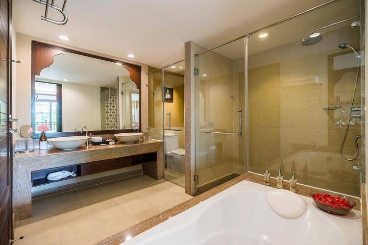 Ravindra Beach Resort & Spa