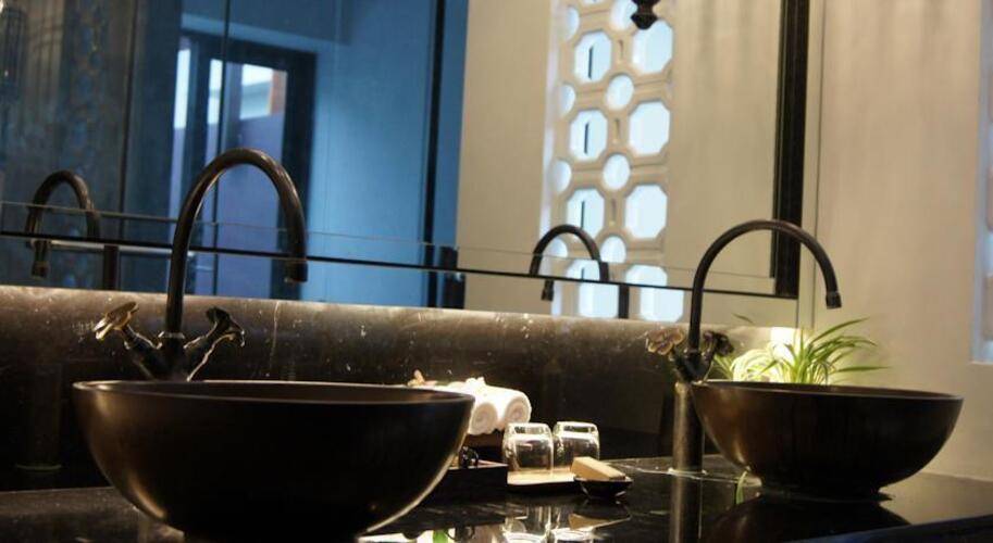 Malisa Villa Suites