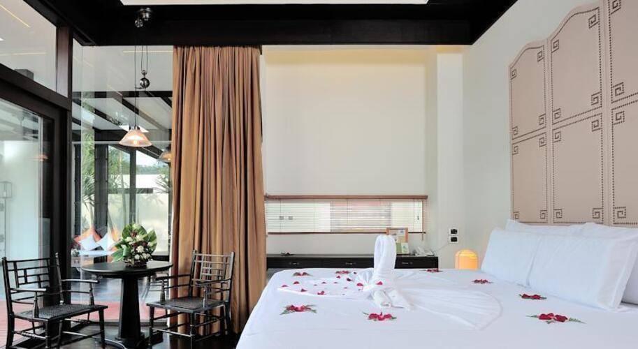 Malisa Villa Suites