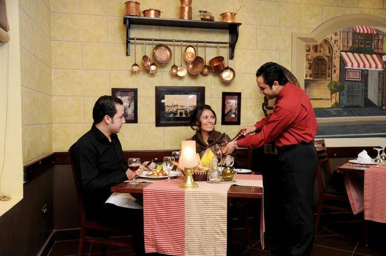 Grand Pyramids Hotel