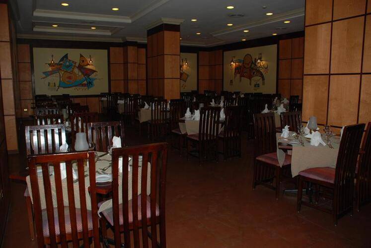 Grand Pyramids Hotel
