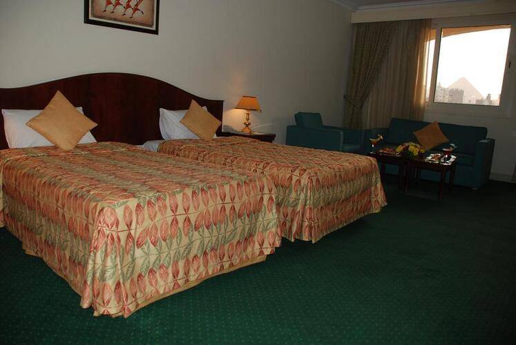 Grand Pyramids Hotel