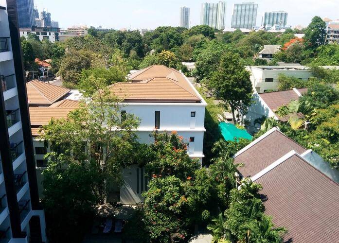 Woodlands Suites Serviced Resideces