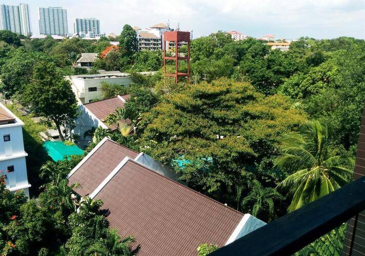 Woodlands Suites Serviced Resideces