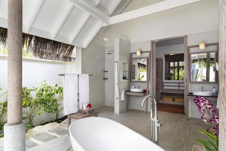 Anantara Dhigu Resort & Spa