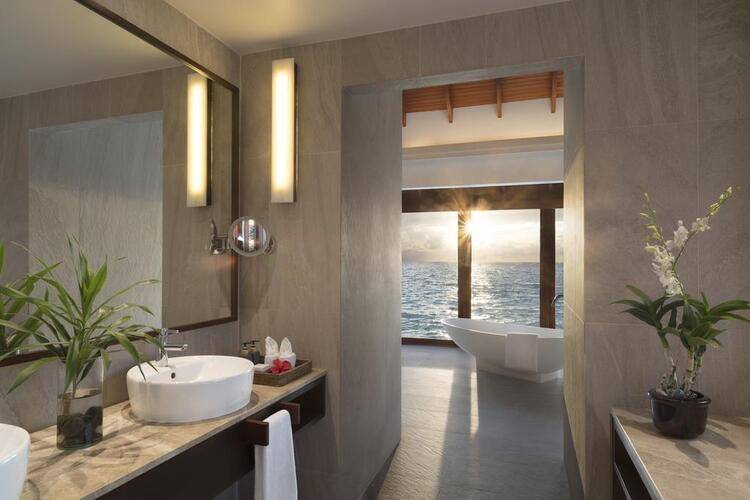 Anantara Dhigu Resort & Spa