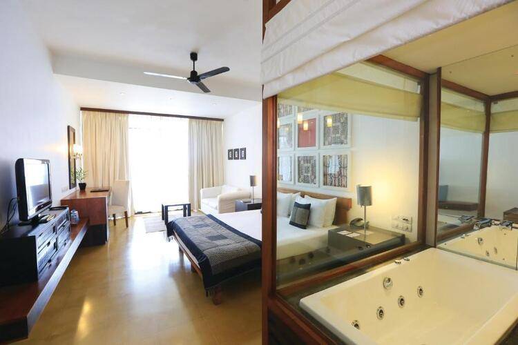 Blue Water Hotel