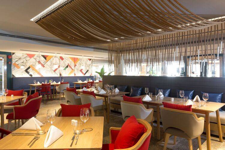 Pullman Phuket Panwa Beach Resort (Ex. Radisson Blu Panwa)
