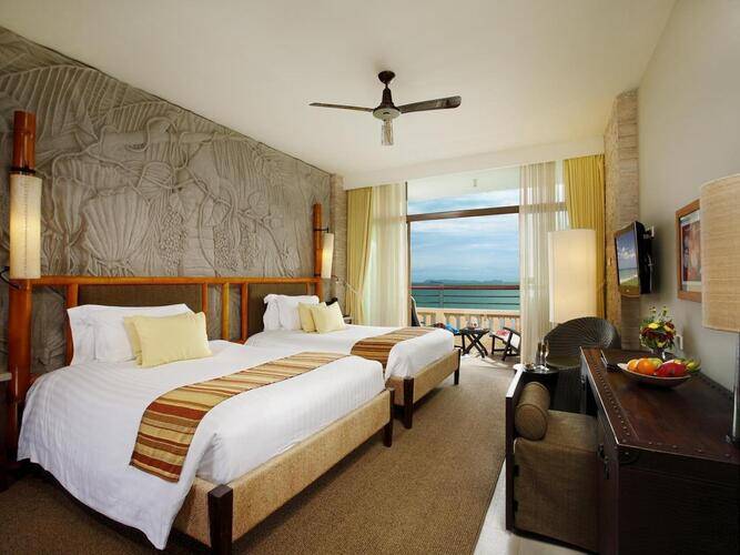 Centara Grand Mirage Beach