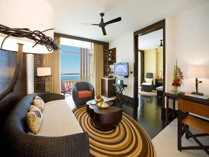 Centara Grand Mirage Beach