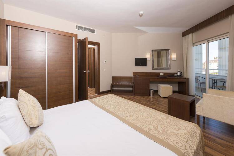 Roma Beach Resort & Spa