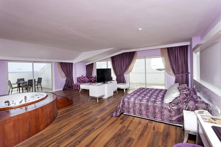 Roma Beach Resort & Spa