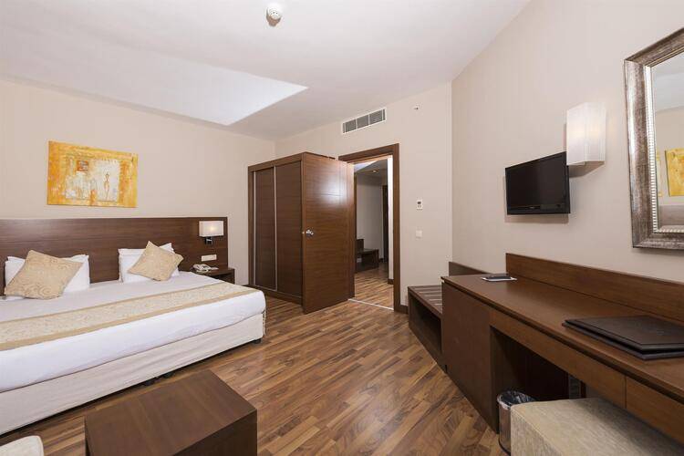 Roma Beach Resort & Spa