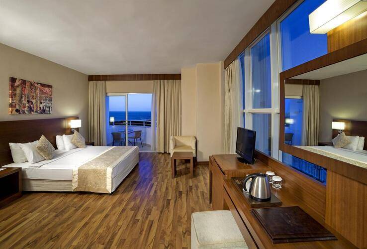 Roma Beach Resort & Spa