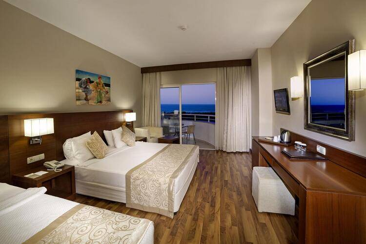 Roma Beach Resort & Spa