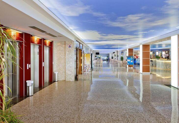 GHT Oasis Park Hotel