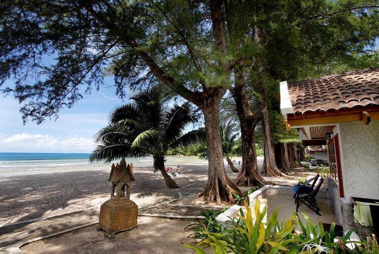 Thavorn Beach Bungalow