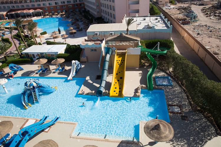 Titanic Resort & Aqua Park