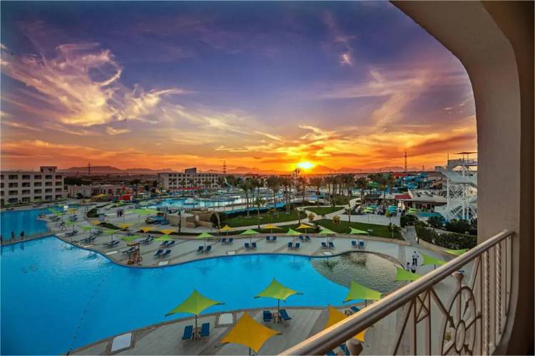 Titanic Resort & Aqua Park